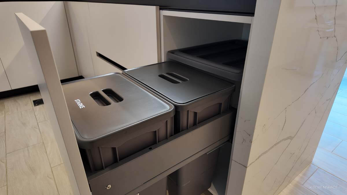 Minimalist Marble Kitchen
